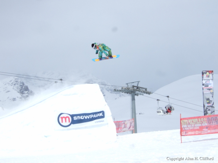 Snowboard competition at the Mottolino