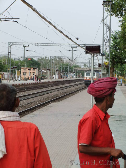 Porters at Sawai Madhopur railway station